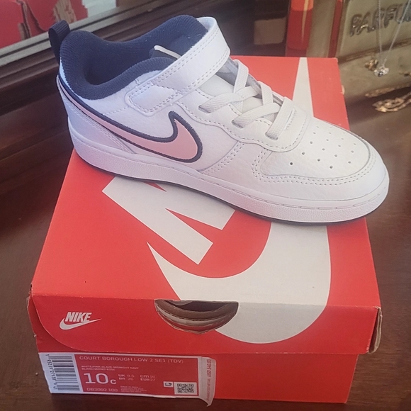 Sneakers - Picture 3 of 3